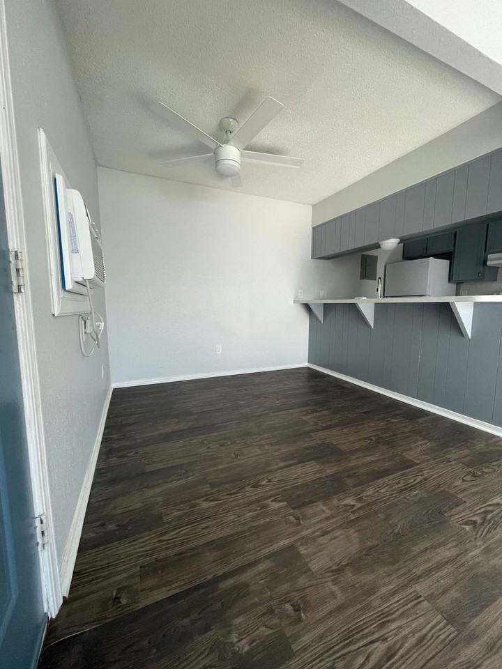 4005 Nw Ozmun Ave #4005B9 - Photo 2 of 12