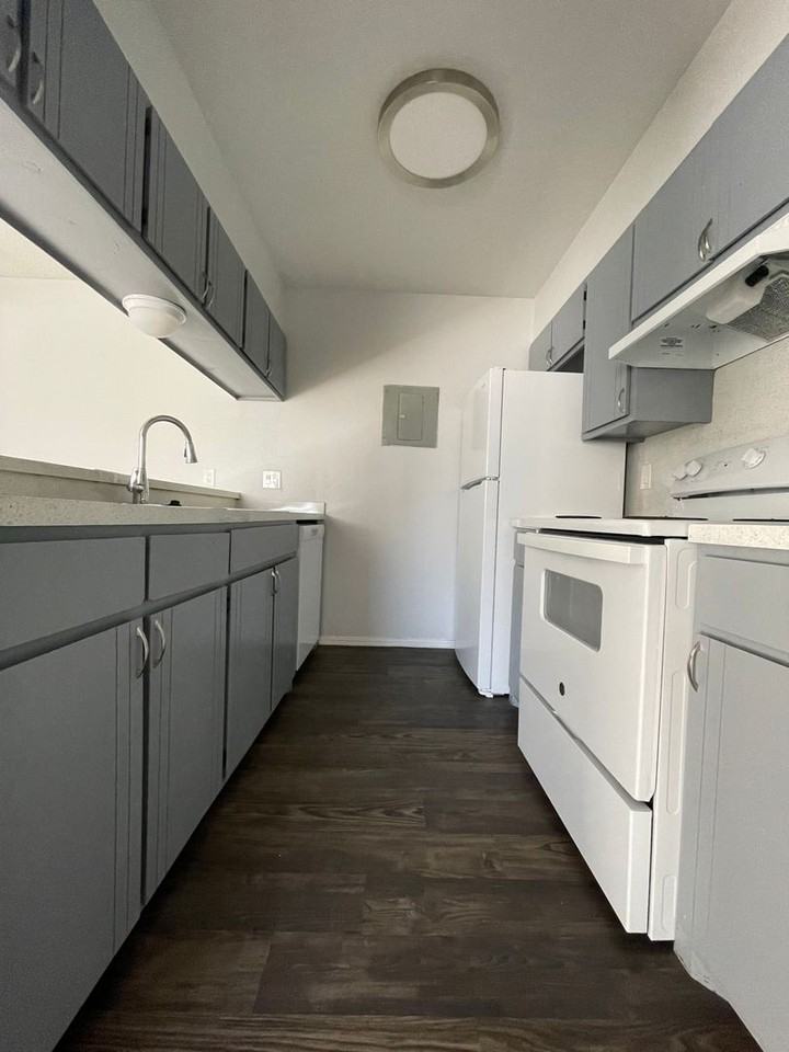 4005 Nw Ozmun Ave #4005B9 - Photo 6 of 12