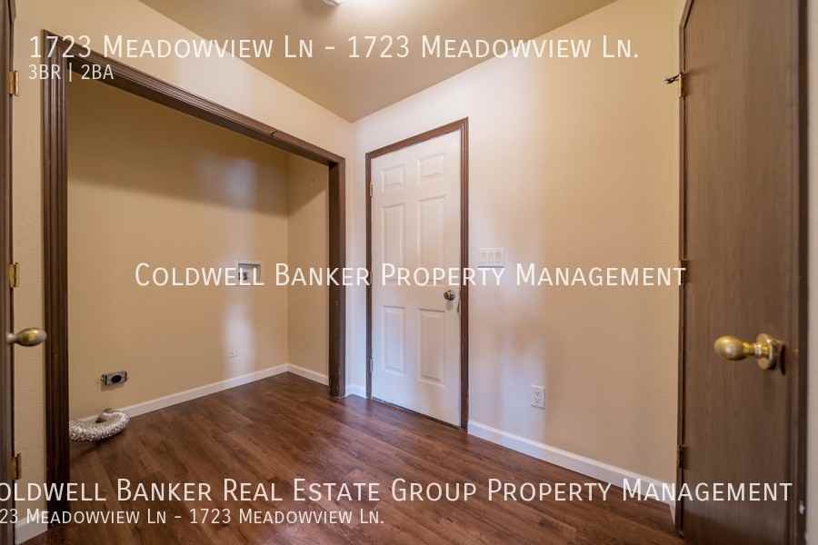 1723 Meadowview Ln - Photo 3 of 19