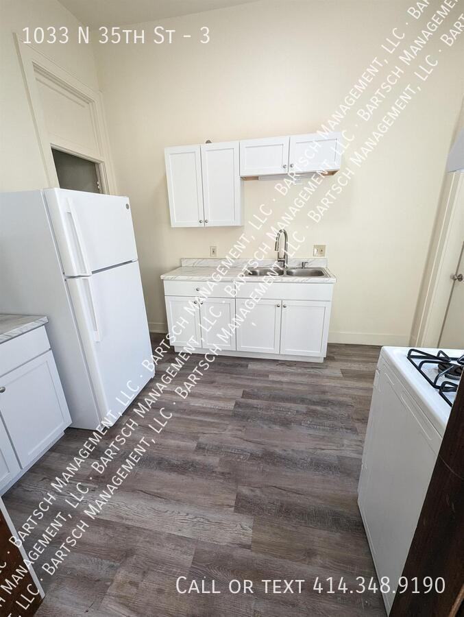 1033 N 35th St #3 - Photo 5 of 11