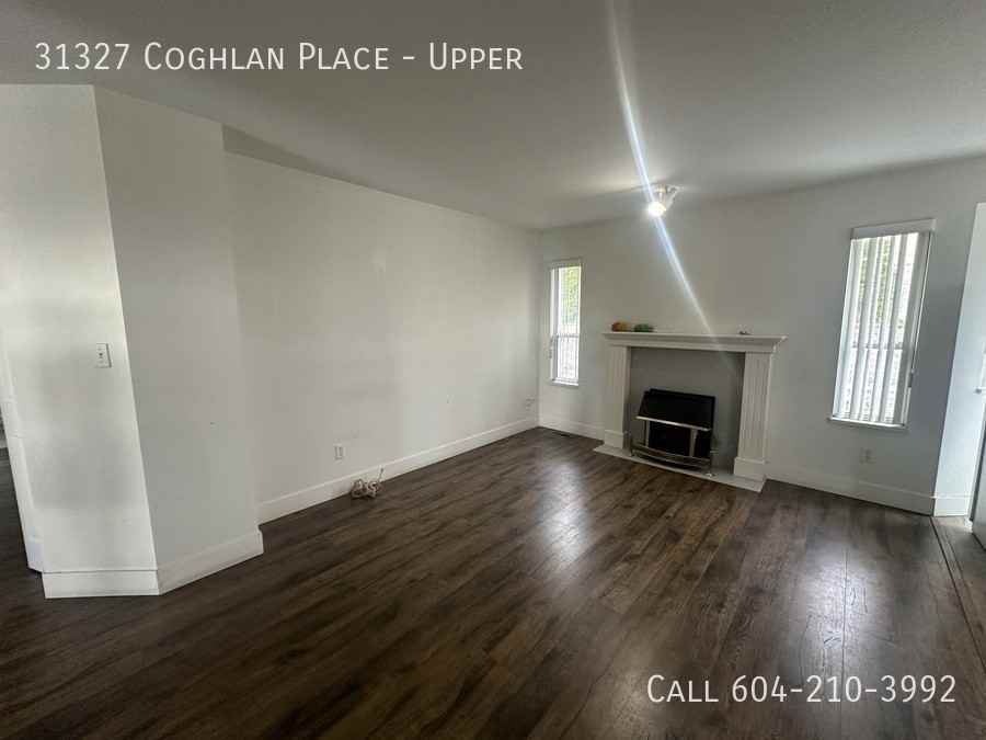 31327 Coghlan Pl - Photo 2 of 13