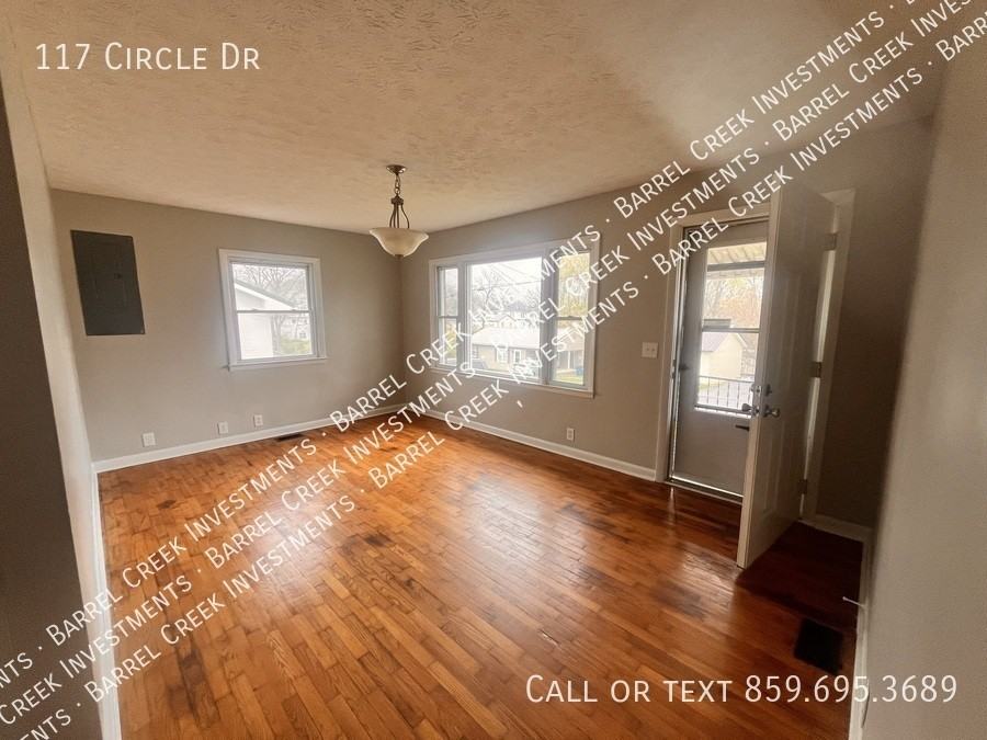 117 Circle Dr - Photo 3 of 11