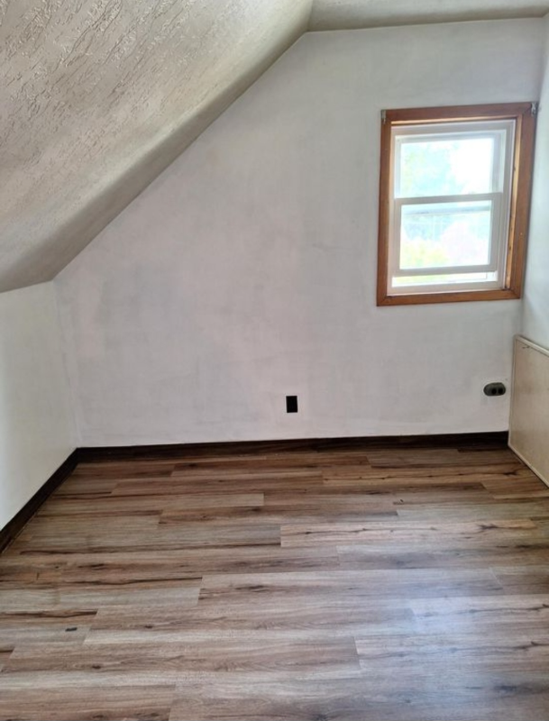 210 State St - Photo 2 of 5