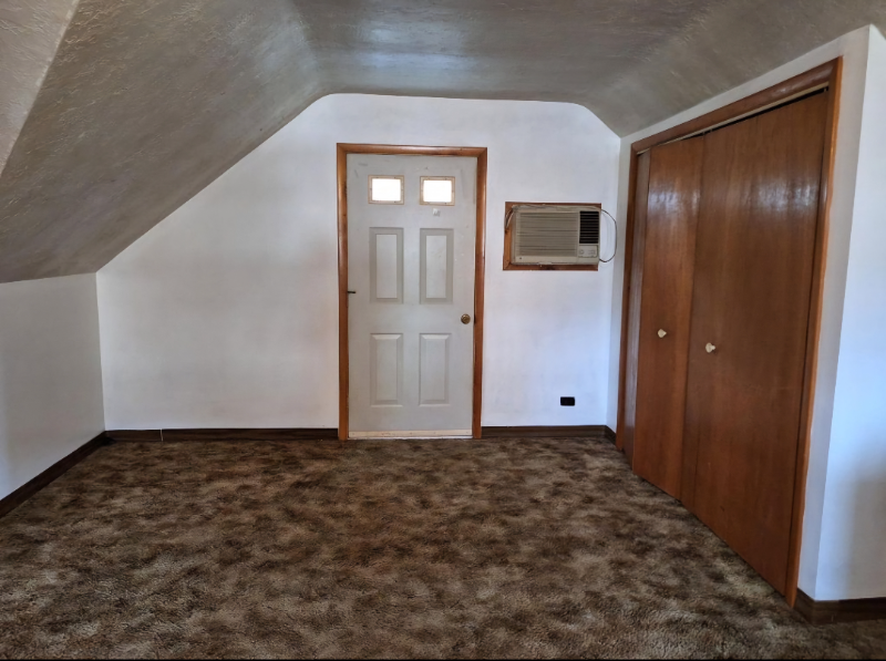 210 State St - Photo 3 of 5