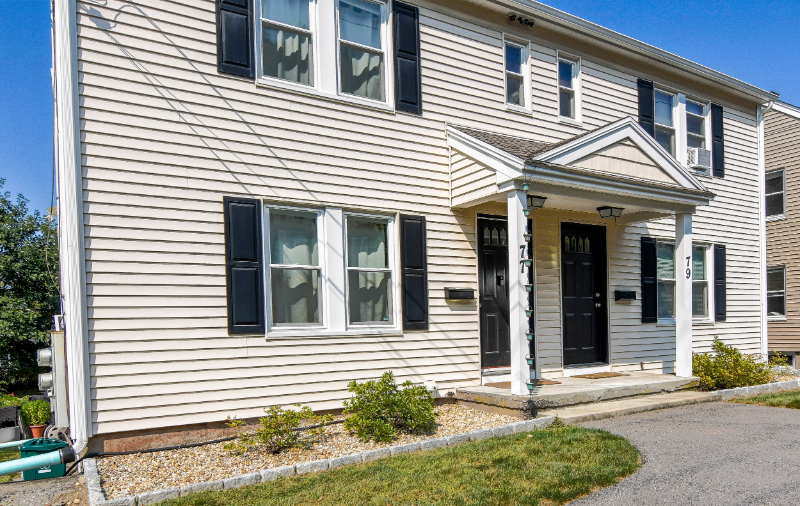 95 Brooks St - Photo 2 of 15