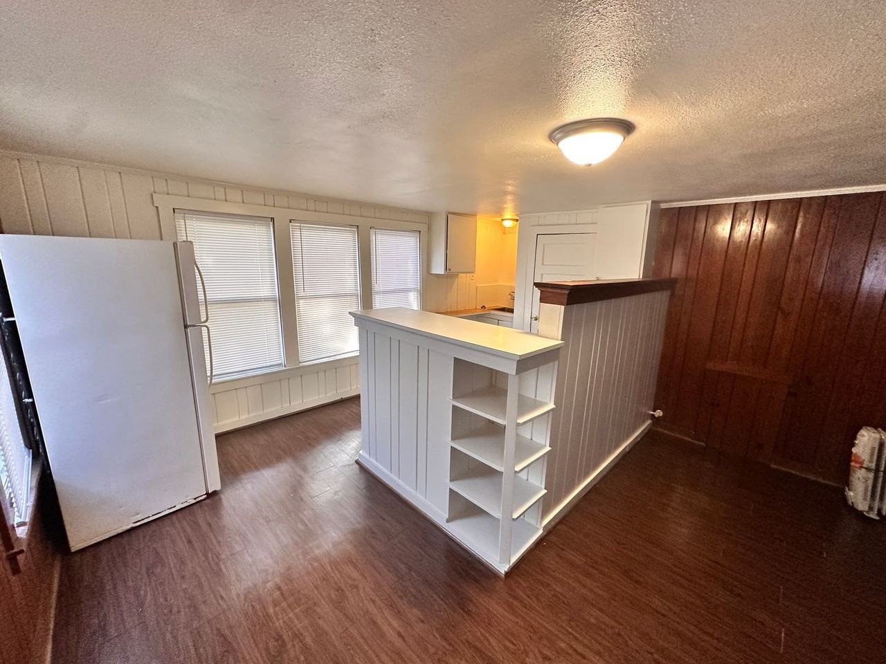 805 E 30th St - Photo 3 of 15