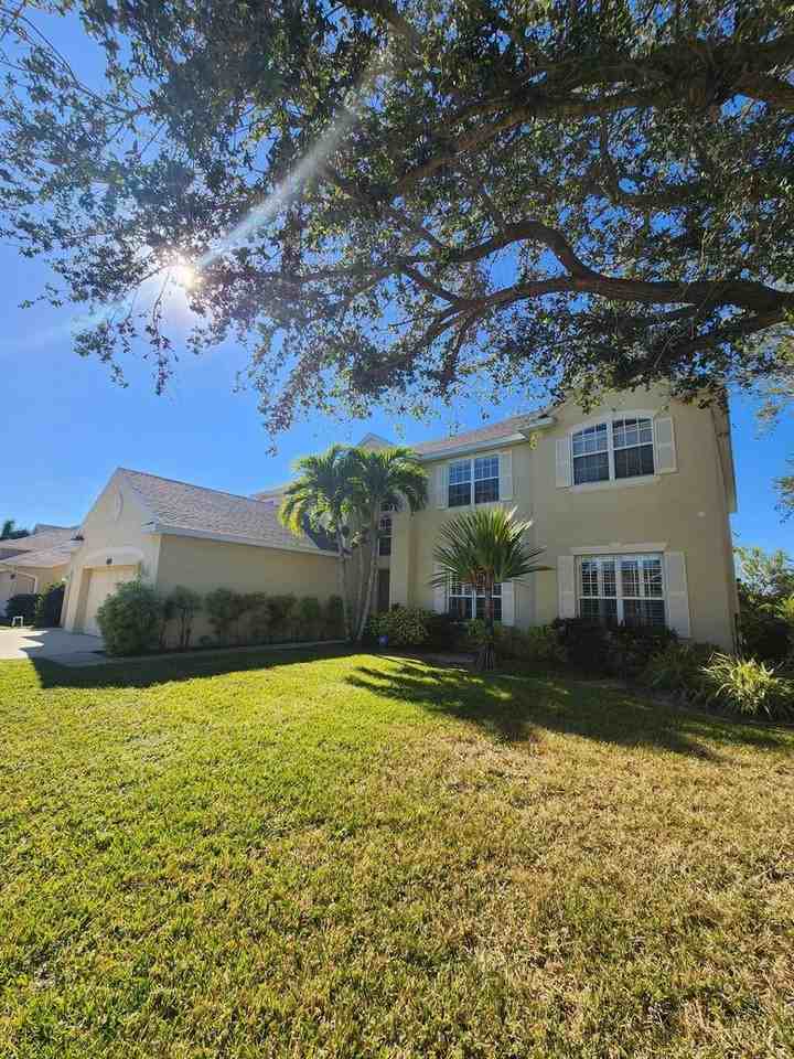 5314 Creekwood Dr - Photo 2 of 50