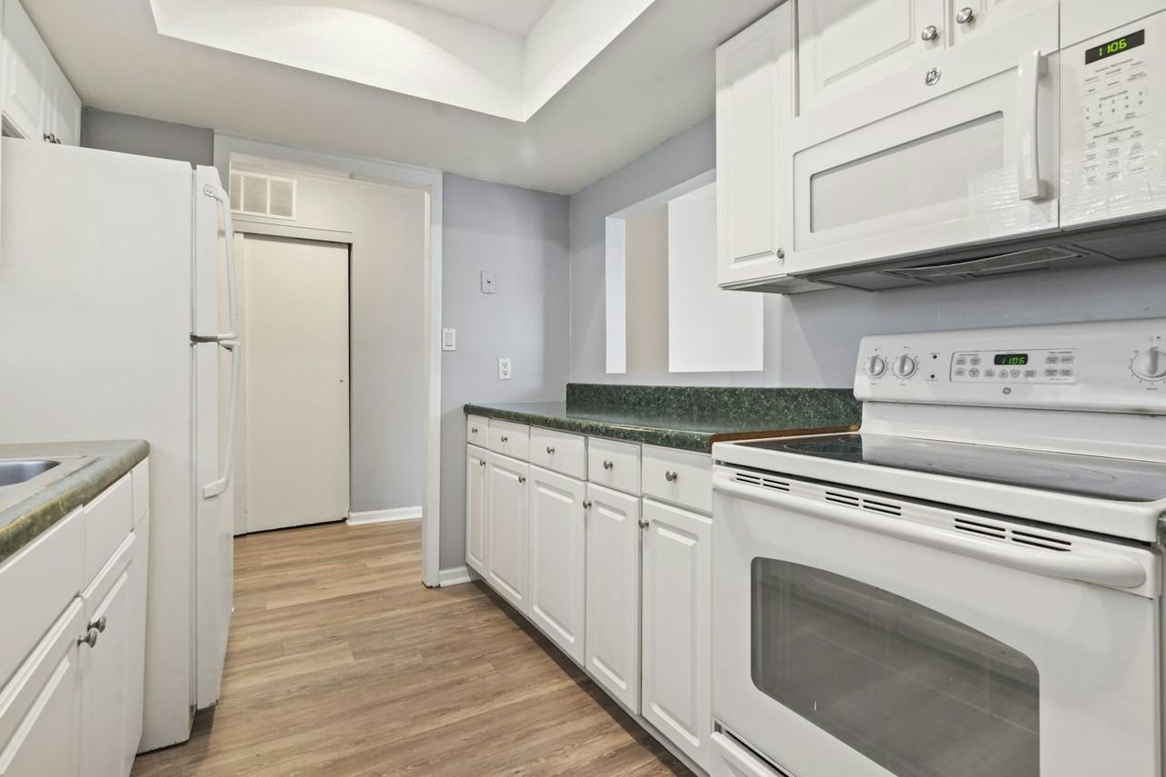 6412 Spice Bush Crescent - Photo 3 of 20