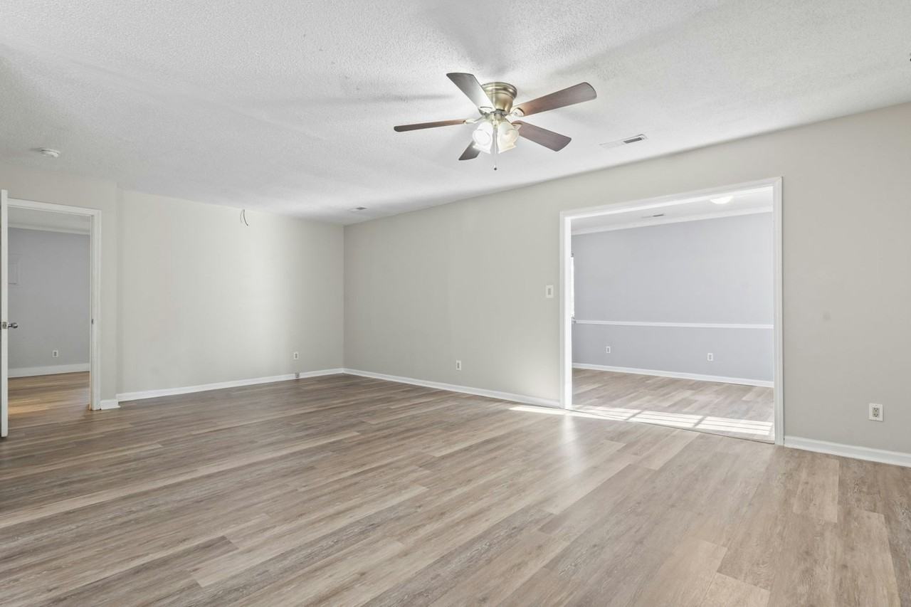 6412 Spice Bush Crescent - Photo 6 of 20