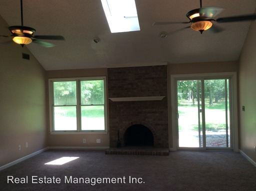 210 7 Seas Dr - Photo 3 of 21