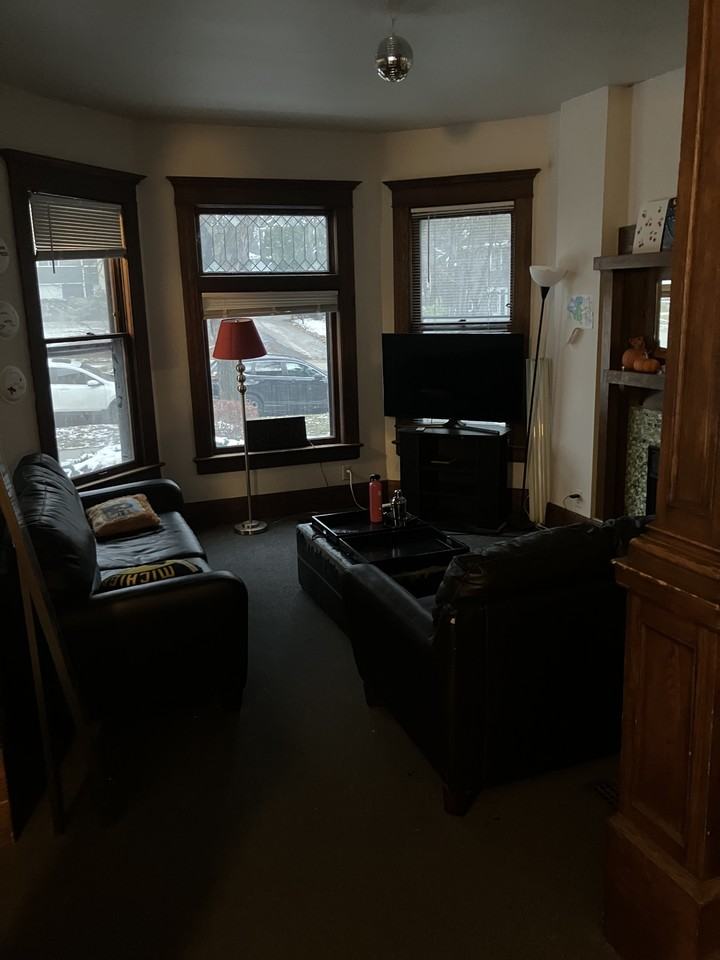 1004 S Forest Ave #3 - Photo 2 of 12