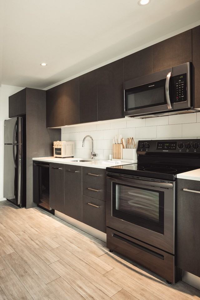 221 Southwest 1st Avenue - Photo 3 of 11