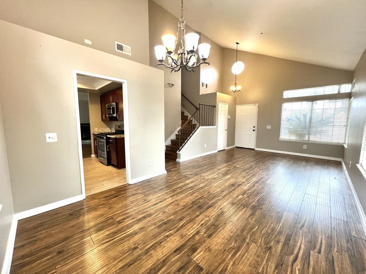 7892 Whitney Ct - Photo 2 of 10