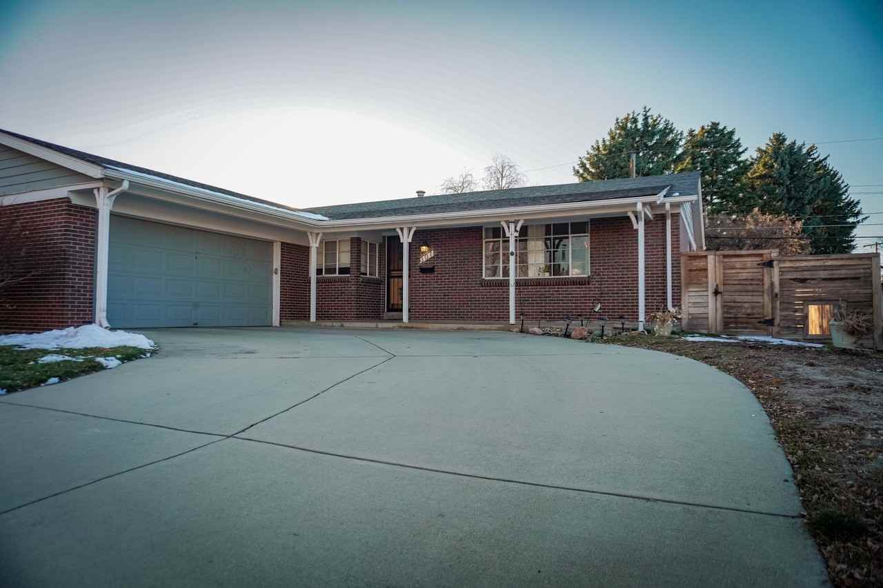 301 Newark St - Photo 2 of 39