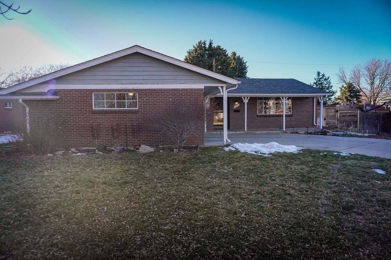 301 Newark St - Photo 3 of 39