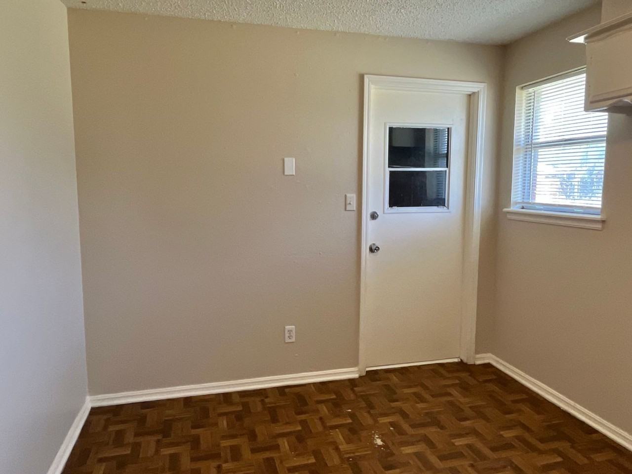 708 N Norman Ave - Photo 7 of 15