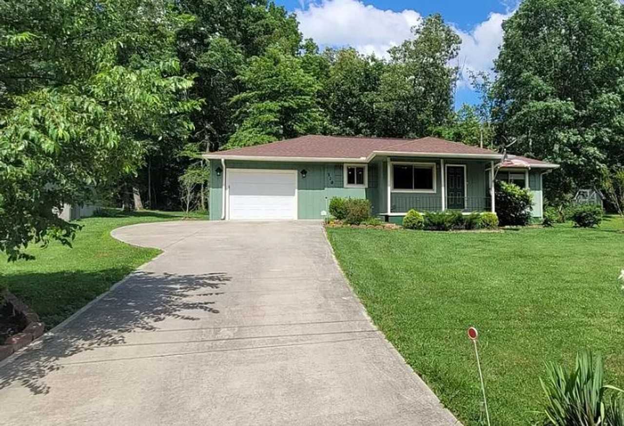 129 Jasper Drive - Photo 2 of 11