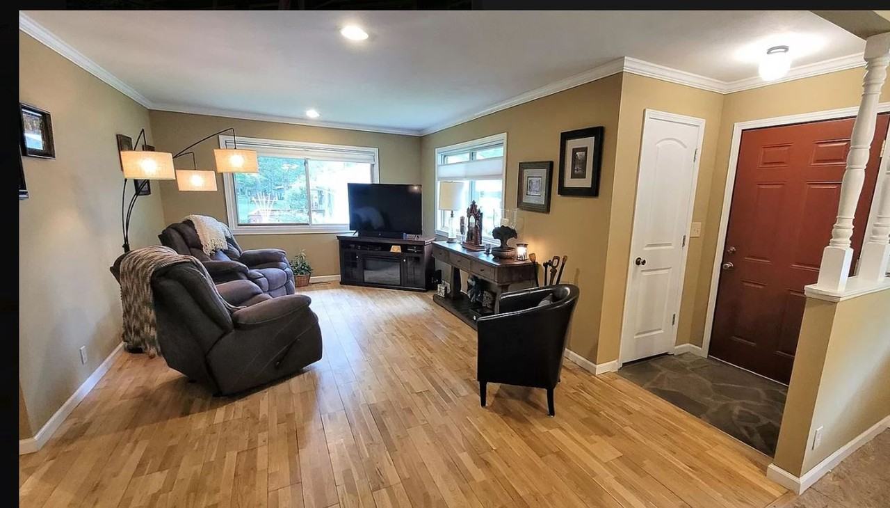 129 Jasper Drive - Photo 3 of 11