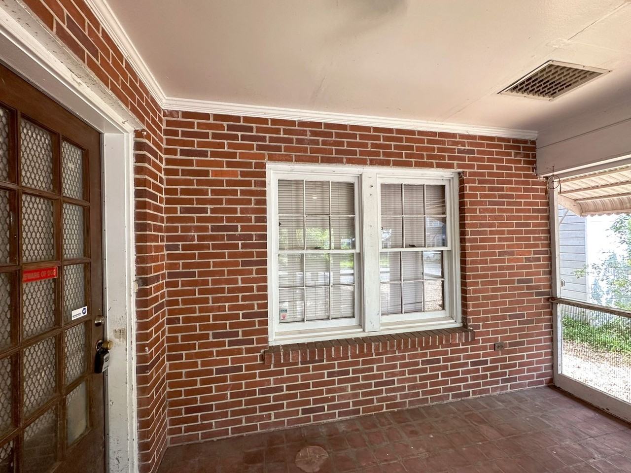 313 Nw 11th St - Photo 2 of 18