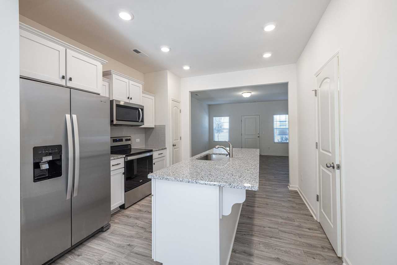 406 Kinnerton Pl - Photo 7 of 15