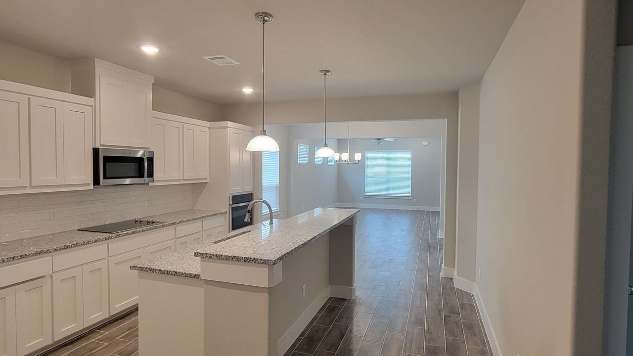 700 The Cottages Dr - Photo 5 of 11