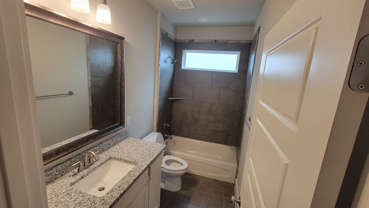 700 The Cottages Dr - Photo 7 of 11