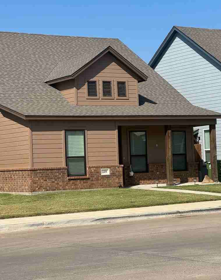 609 The Cottages Dr - Photo 3 of 21