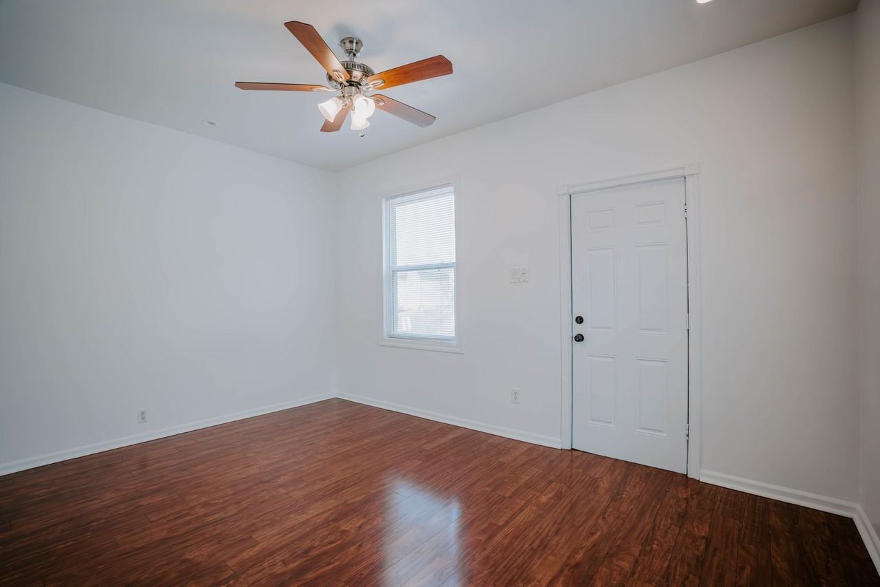 5922 Nashville Ave - Photo 2 of 18