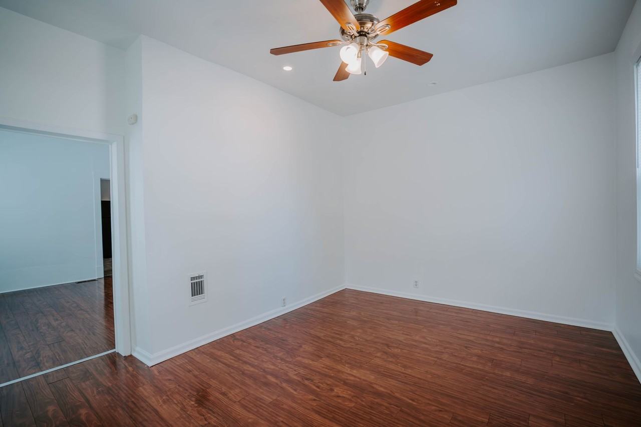 5922 Nashville Ave - Photo 3 of 18
