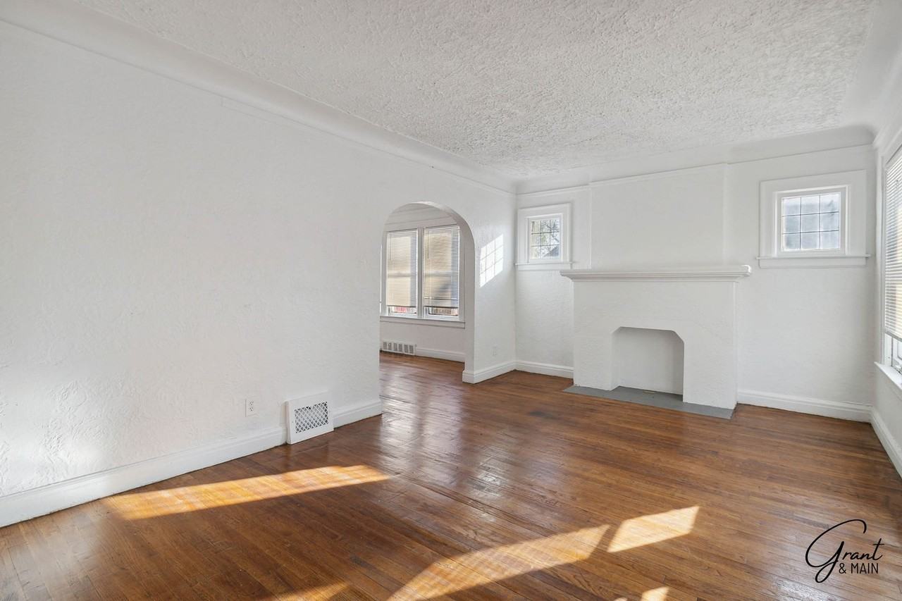 15780 Lesure St - Photo 3 of 16