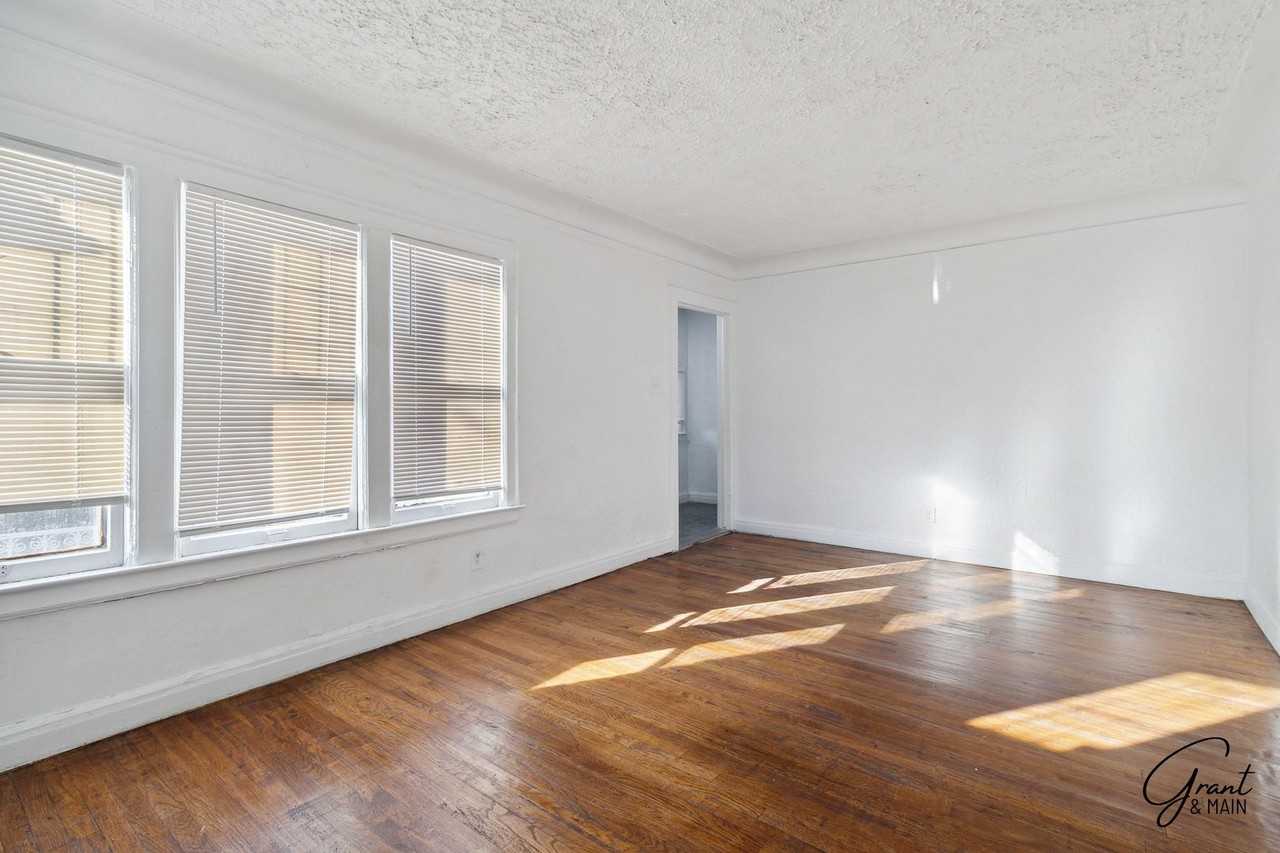 15780 Lesure St - Photo 4 of 16