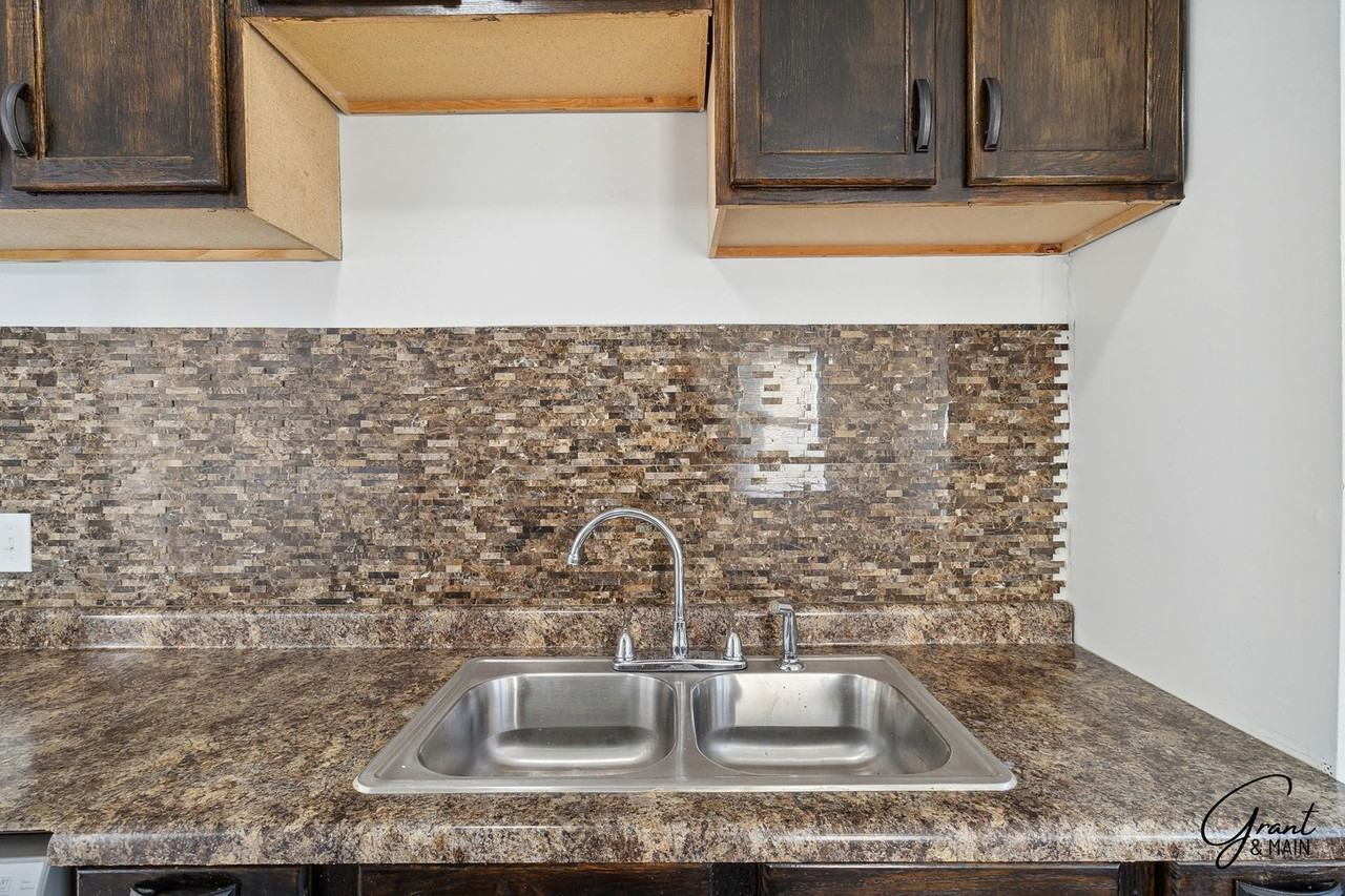 15780 Lesure St - Photo 7 of 16