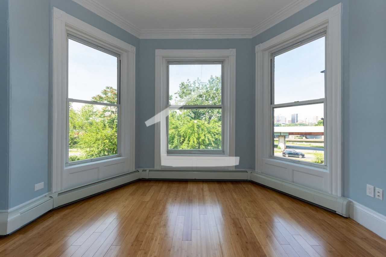 12 Bay State Rd - Photo 4 of 12