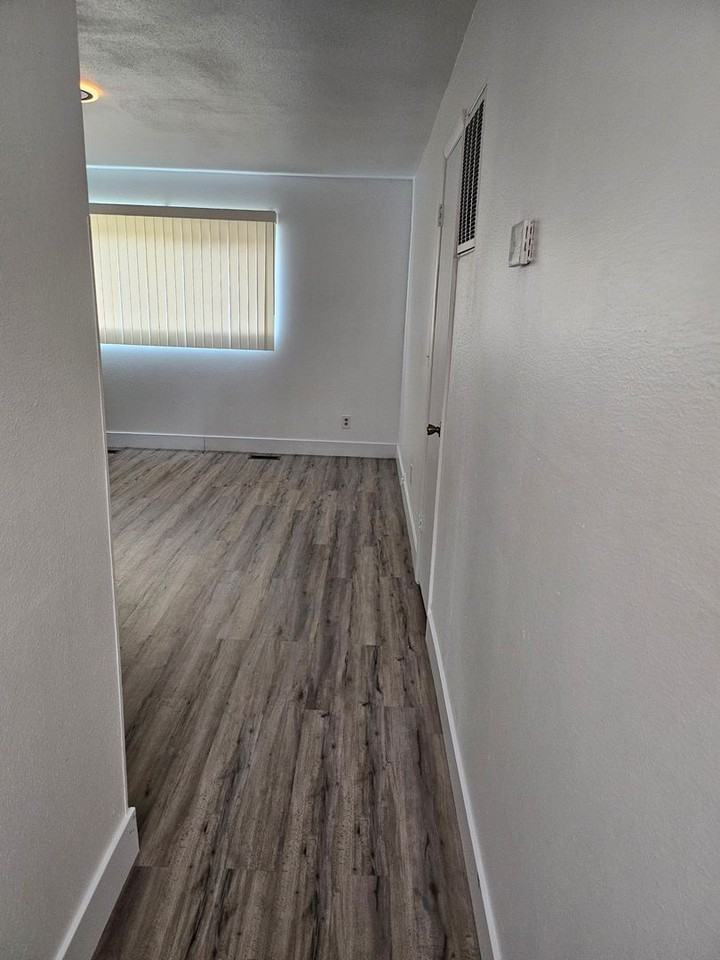 1461 N Amiron Way #B - Photo 3 of 21