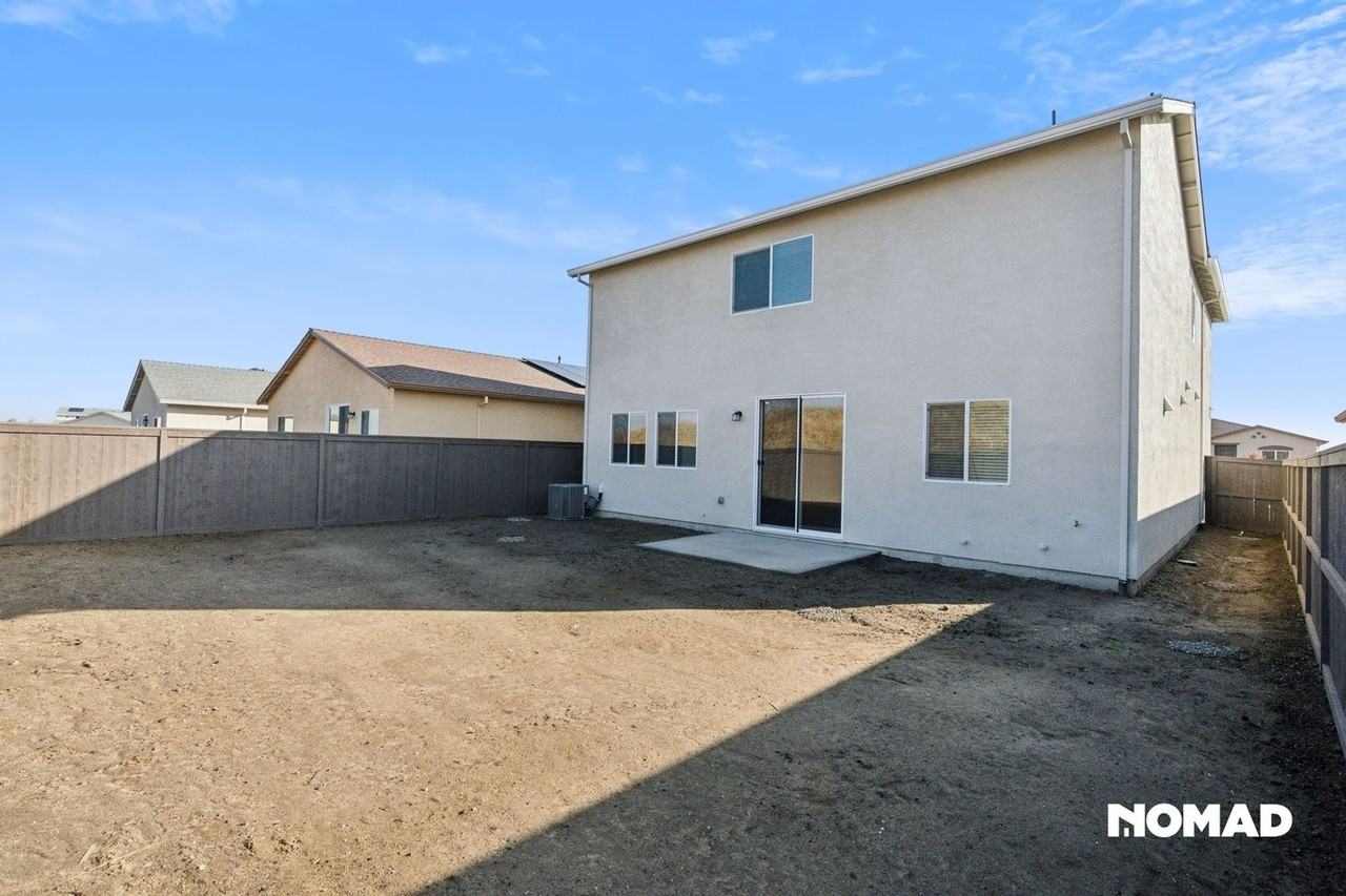7231 Robins Cove Dr - Photo 3 of 36