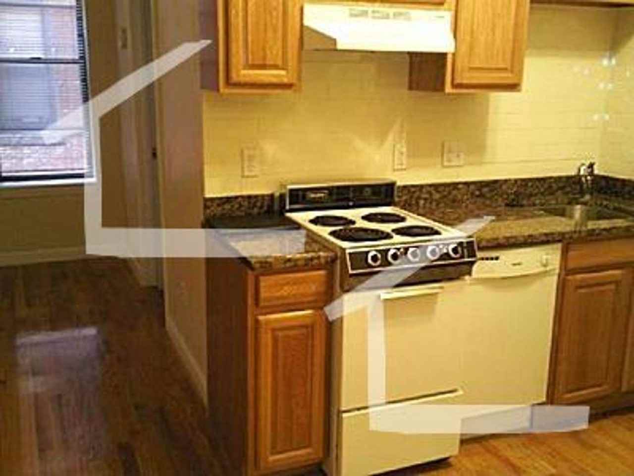 313A Huntington Ave - Photo 2 of 14