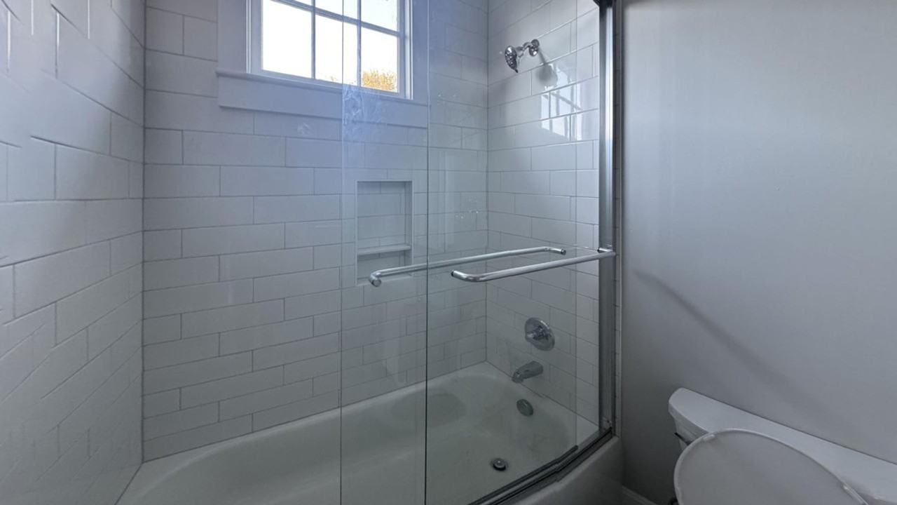 37 Elizabeth St #B - Photo 3 of 8