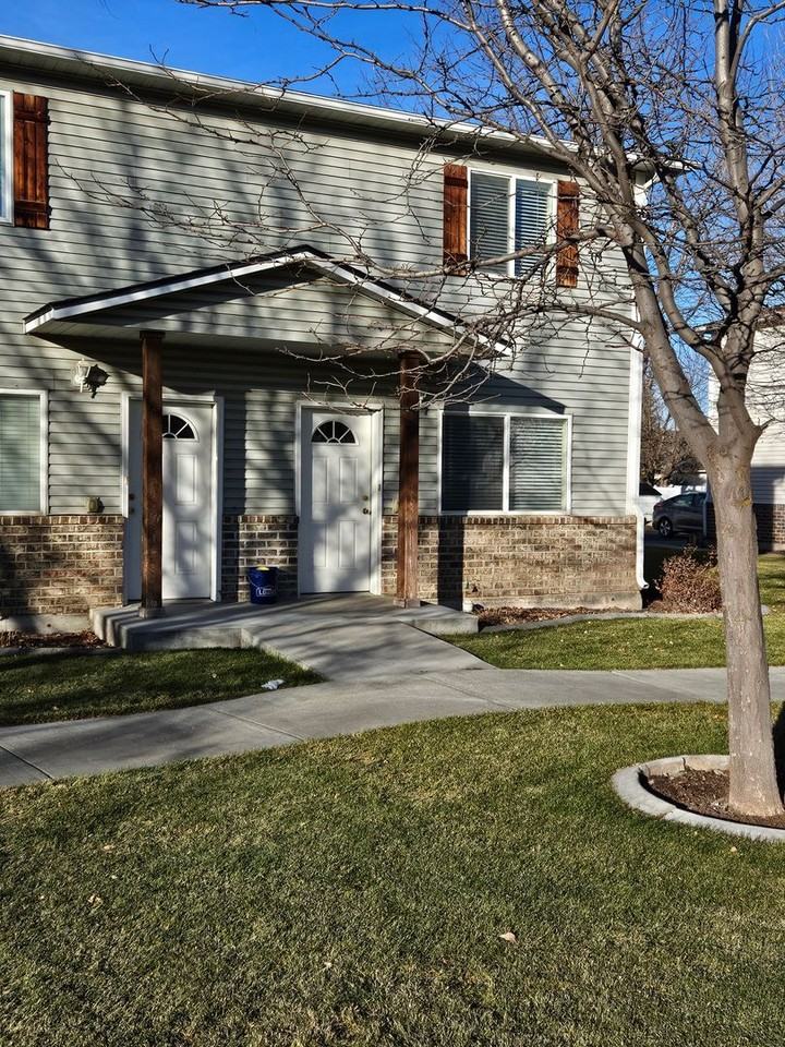 629 Countryside Ave - Photo 2 of 13