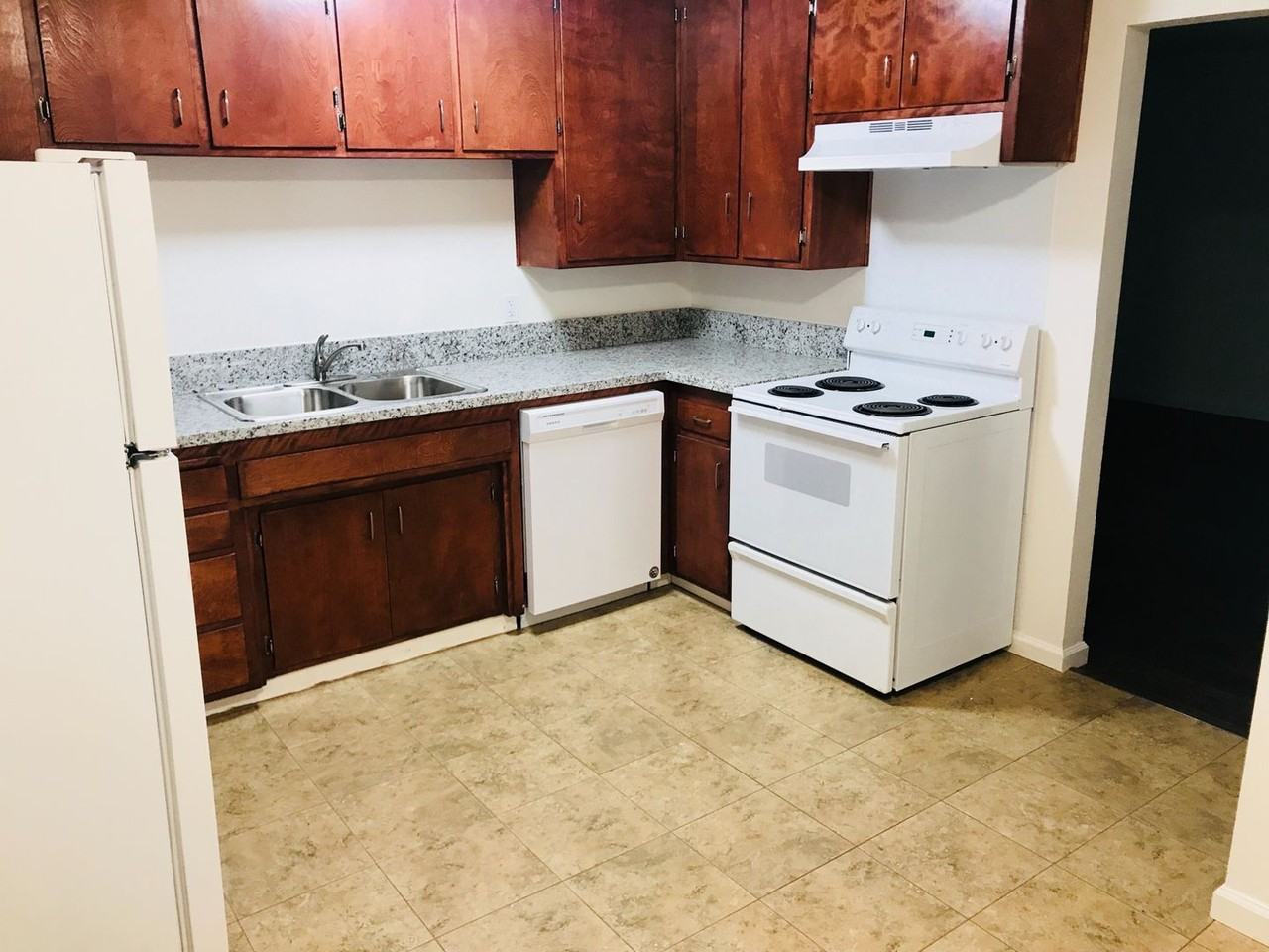 Plaza Garden Apartments - Photo 3 of 41