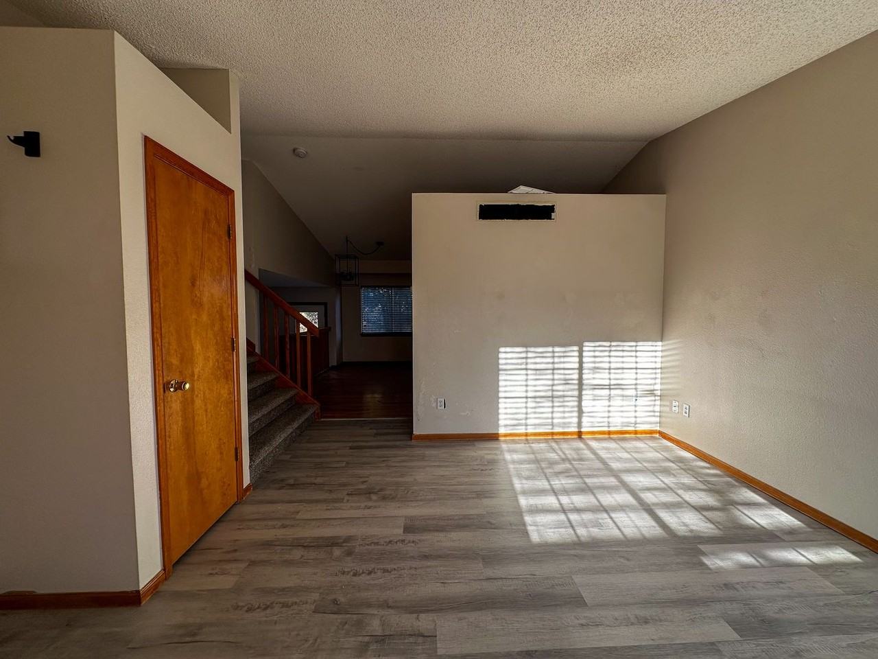 10880 Acadia Pl - Photo 7 of 33