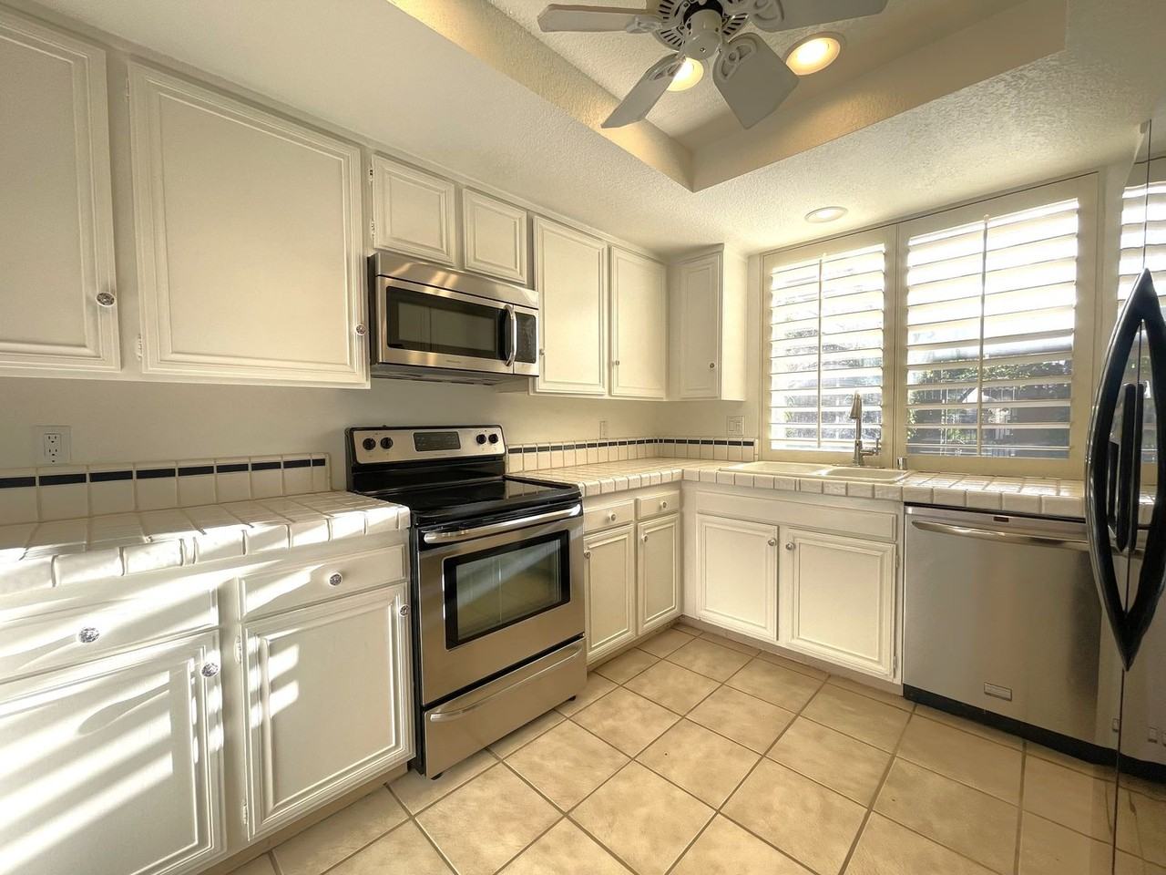 35 Malaga Dr - Photo 5 of 38