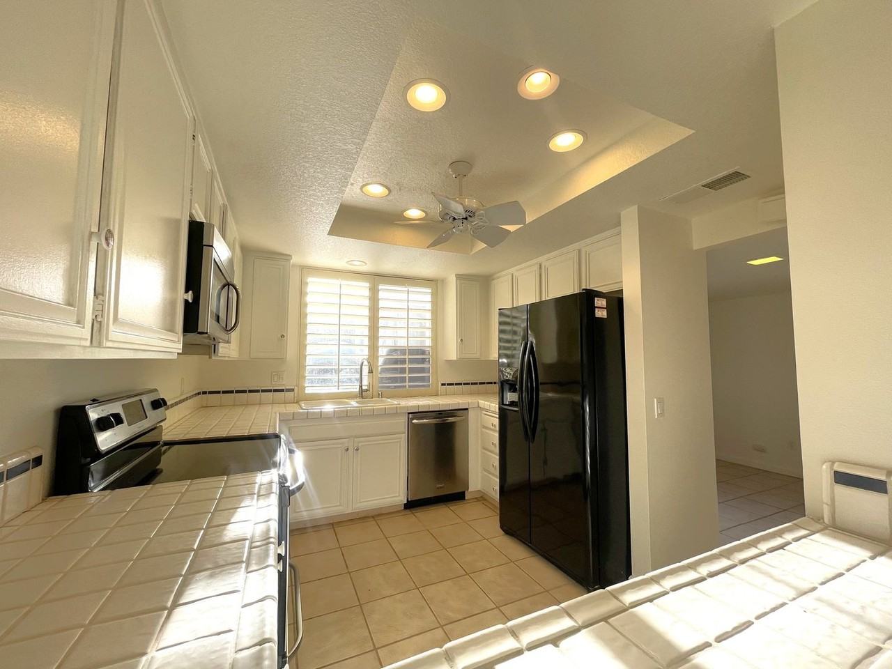 35 Malaga Dr - Photo 7 of 38