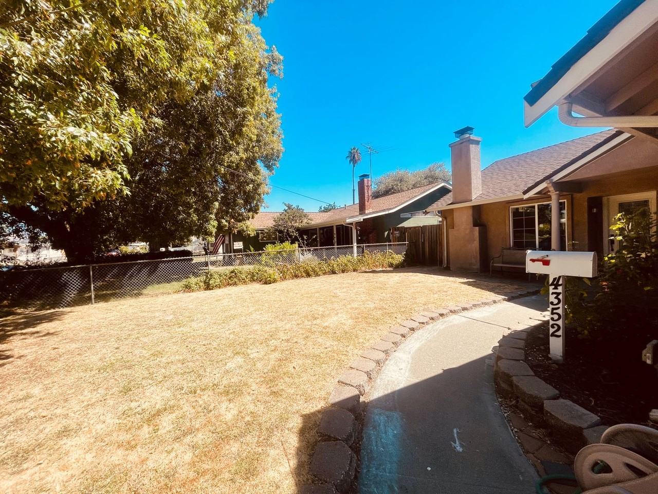 4352 Cahill St - Photo 3 of 31