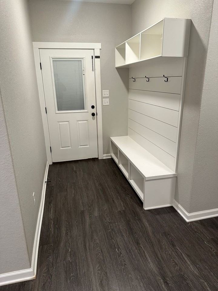 2933 Gillis Dr - Photo 3 of 12