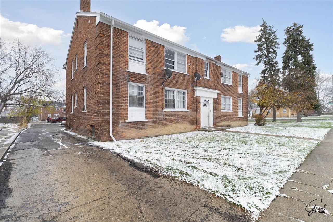 Puritan Manor - Photo 2 of 16