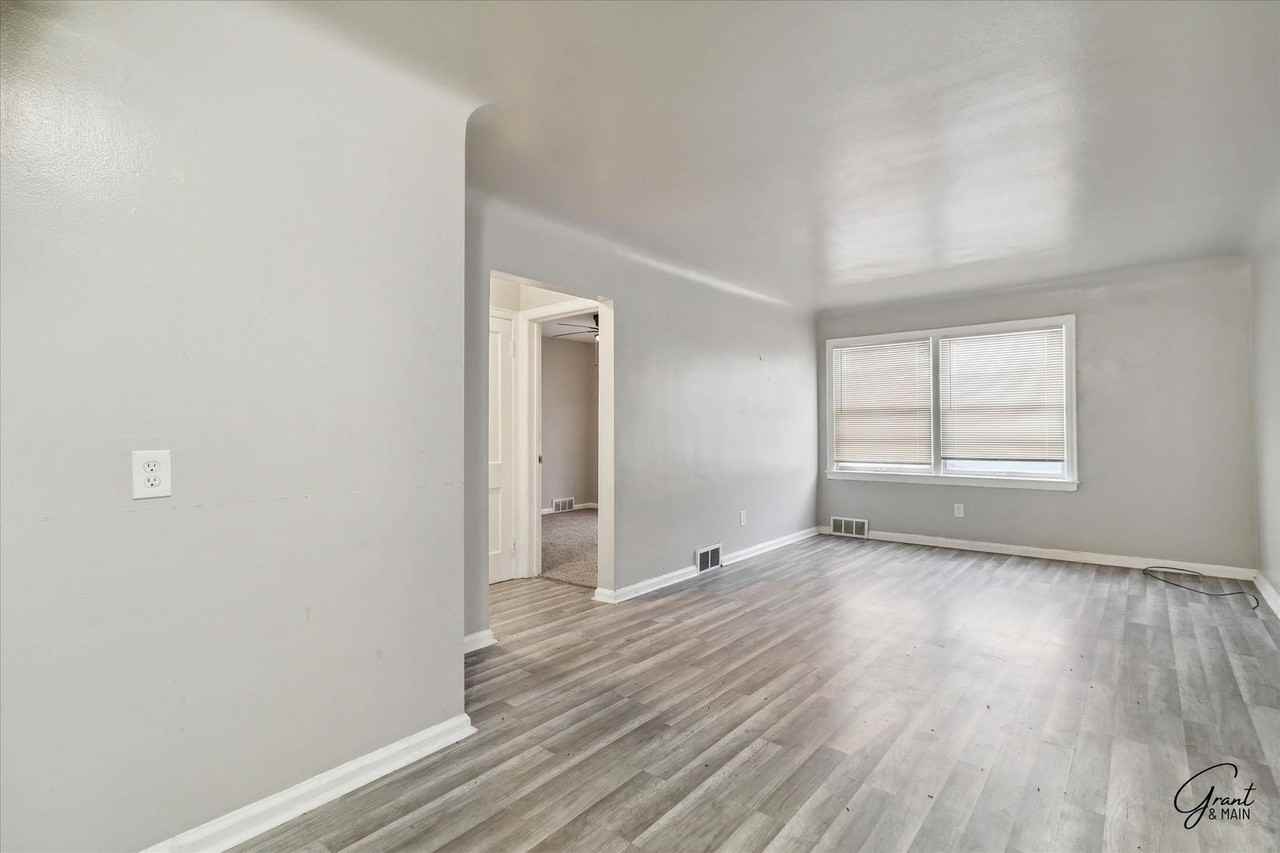 Puritan Manor - Photo 4 of 16