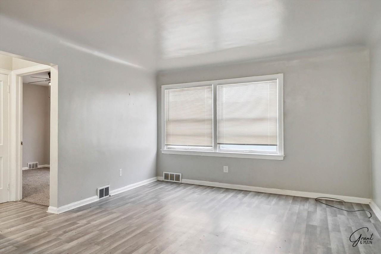 Puritan Manor - Photo 5 of 16