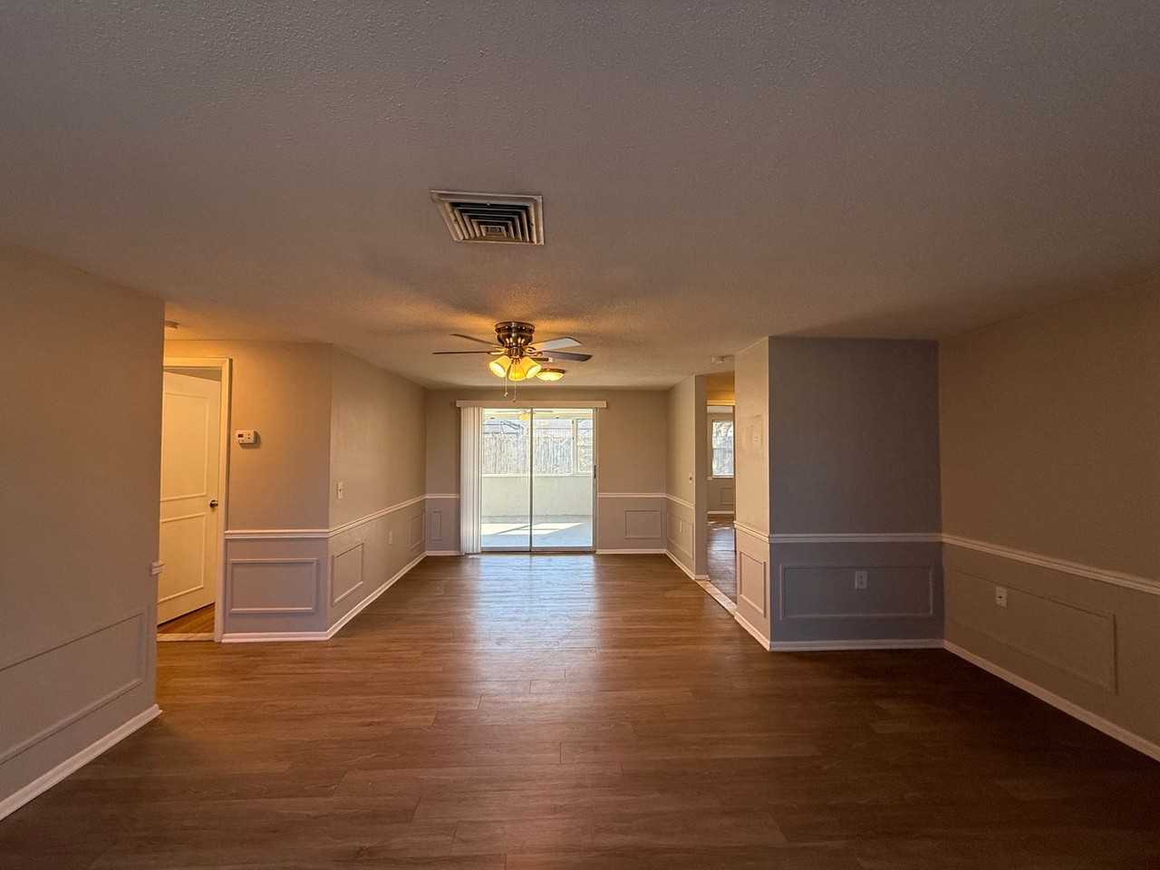 6810 Altavista St - Photo 2 of 26