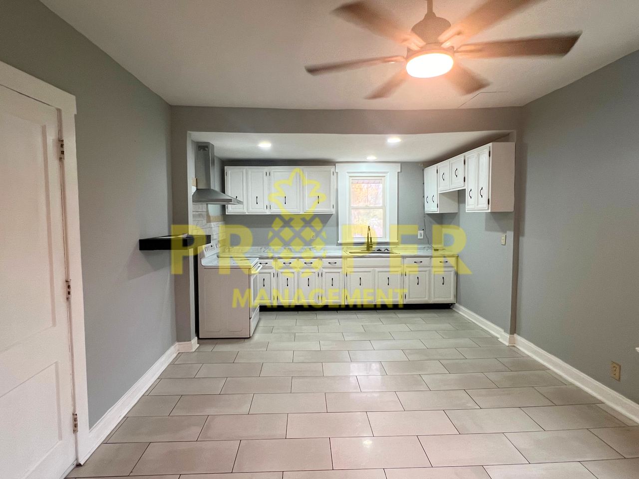 2412 W 2nd St - Photo 6 of 13