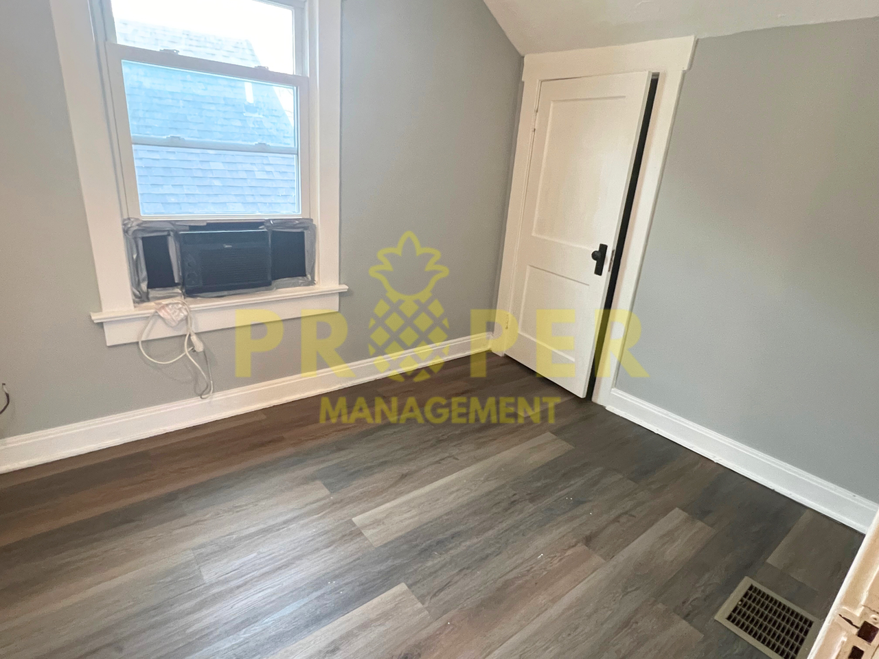 2412 W 2nd St - Photo 7 of 13